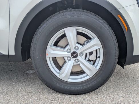 New 2026 Kia Sorento LX FWD image 11