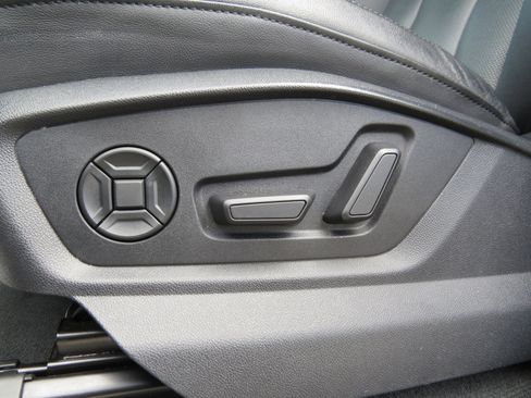 Used 2023 Audi Q7 3.0T Prestige image 21