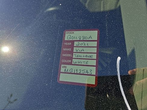 Certified 2021 Kia Telluride EX w/ EX Premium Package image 6