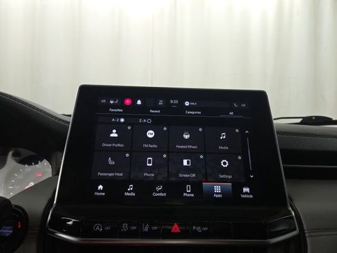 Used 2023 Jeep Compass Limited image 15