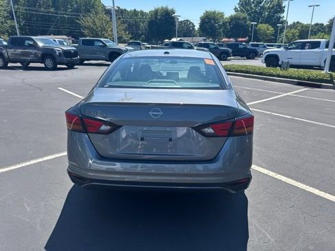 Used 2025 Nissan Altima 2.5 SV FWD image 5