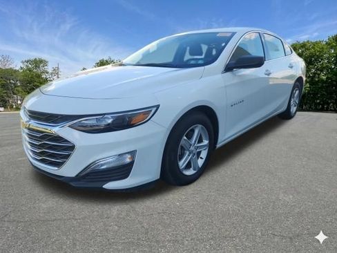 Used 2024 Chevrolet Malibu LS FWD image 3