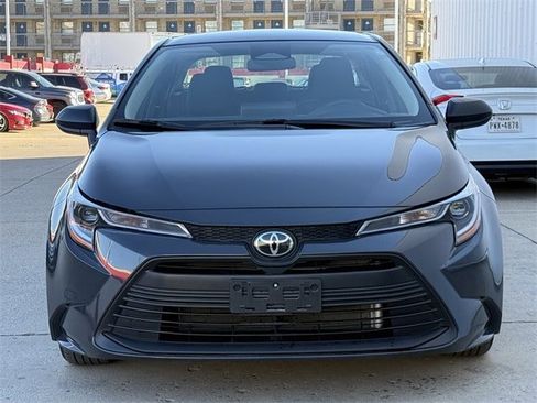 Used 2025 Toyota Corolla LE image 8