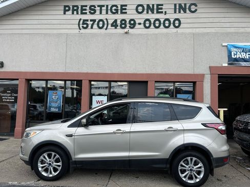 Used 2018 Ford Escape SE AWD/4WD image 3