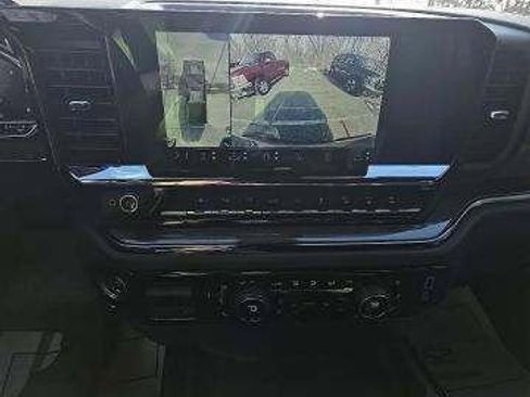 Used 2024 Chevrolet Silverado 1500 ZR2 w/ Technology Package image 9