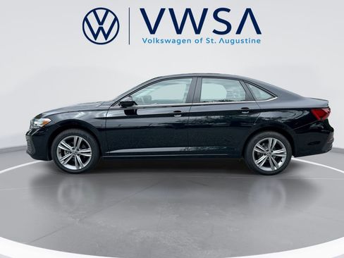 Used 2024 Volkswagen Jetta SE FWD image 4