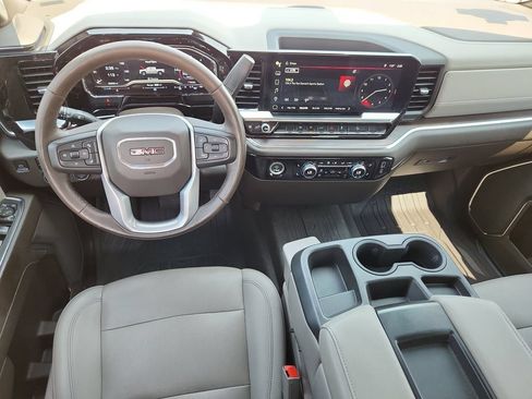 Used 2023 GMC Sierra 1500 SLT AWD/4WD image 10