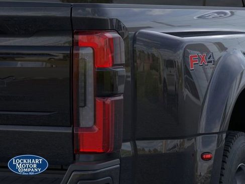 New 2026 Ford F450 Platinum w/ FX4 Off-Road Package image 21