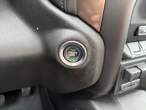 Used 2021 Chevrolet Silverado 1500 High Country w/ Technology Package image 18