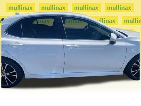 Used 2019 Toyota Camry SE FWD image 12