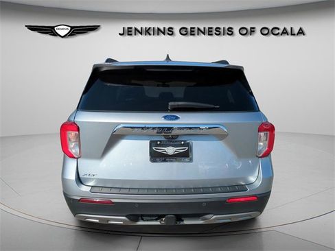 Used 2021 Ford Explorer XLT w/ Equipment Group 202A image 5