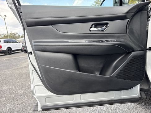 Used 2025 Nissan Murano SV image 13