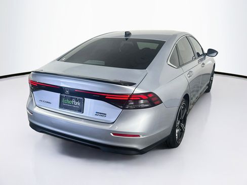 Used 2025 Honda Accord Sport image 9