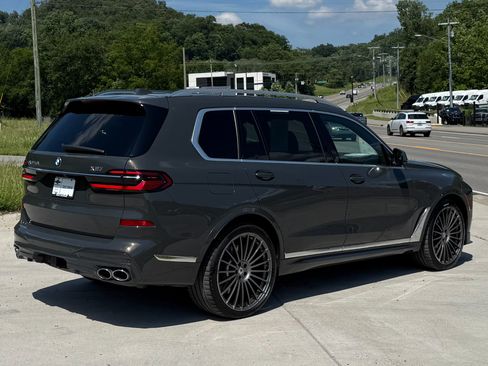 Used 2024 BMW ALPINA XB7 AWD/4WD image 3