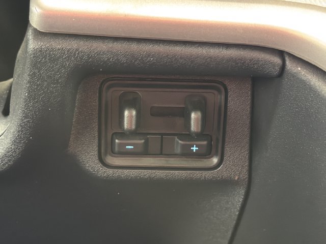 Used 2025 Ford Expedition Active RWD image 9