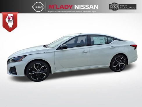 New 2025 Nissan Altima 2.5 SR image 4