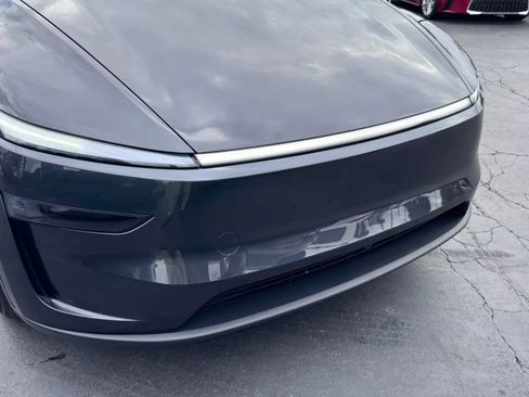 Used 2026 Tesla Model Y 2WD image 7