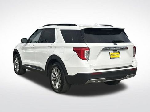 Used 2020 Ford Explorer XLT w/ Equipment Group 202A AWD/4WD image 6