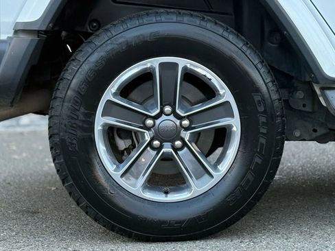 Used 2018 Jeep Wrangler Unlimited Sahara w/ Dual Top Group image 35