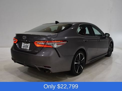 Used 2019 Toyota Camry XSE image 4