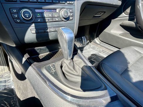 Used 2011 BMW 128i Convertible RWD image 21
