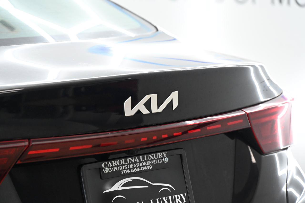Used 2023 Kia Forte LXS w/ LXS Technology Package FWD image 12