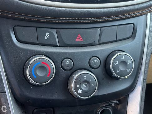 Used 2020 Chevrolet Trax LT FWD image 22
