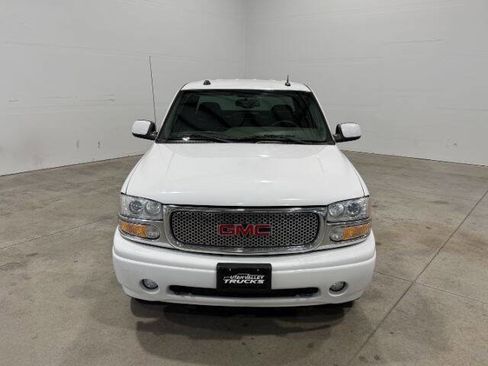 Used 2005 GMC Sierra 1500 Denali w/ Safe And Sound Package AWD/4WD image 4