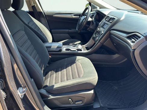 Used 2018 Ford Fusion SE FWD image 23