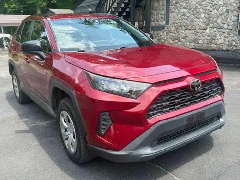 Used 2021 Toyota RAV4 LE FWD image 1