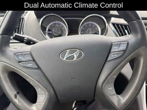 Used 2011 Hyundai Sonata Limited w/ Navigation Pkg 5 FWD image 12