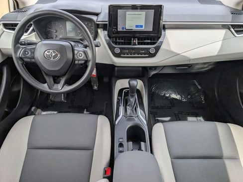 Used 2025 Toyota Corolla LE FWD image 11