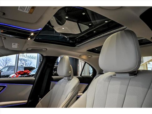 New 2026 Mercedes-Benz E 450 4MATIC Sedan image 8