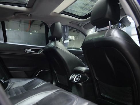 Used 2017 Alfa Romeo Giulia Ti w/ TI 19" Sport Package image 27