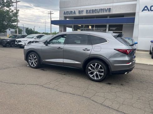Used 2023 Acura MDX SH-AWD w/ Technology Package image 8