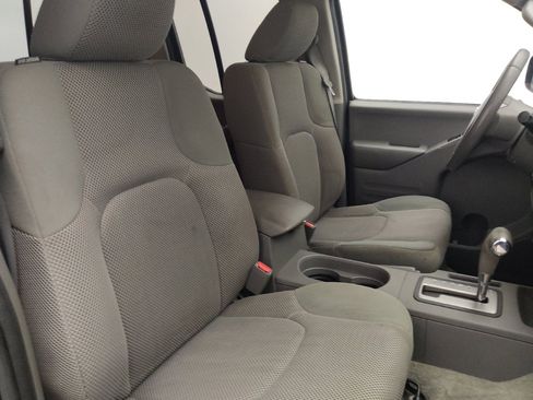 Used 2016 Nissan Frontier SV image 21