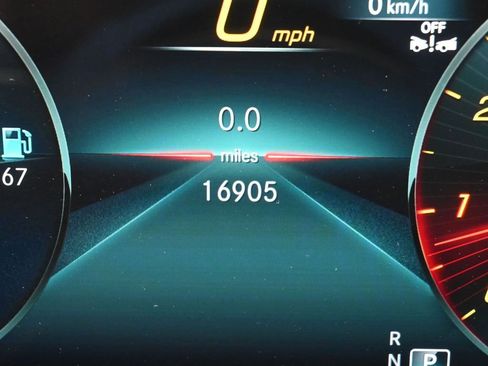 Used 2023 Mercedes-Benz GLA 250 4MATIC image 13