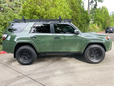 Used 2022 Toyota 4Runner TRD Off-Road Premium AWD/4WD image 3