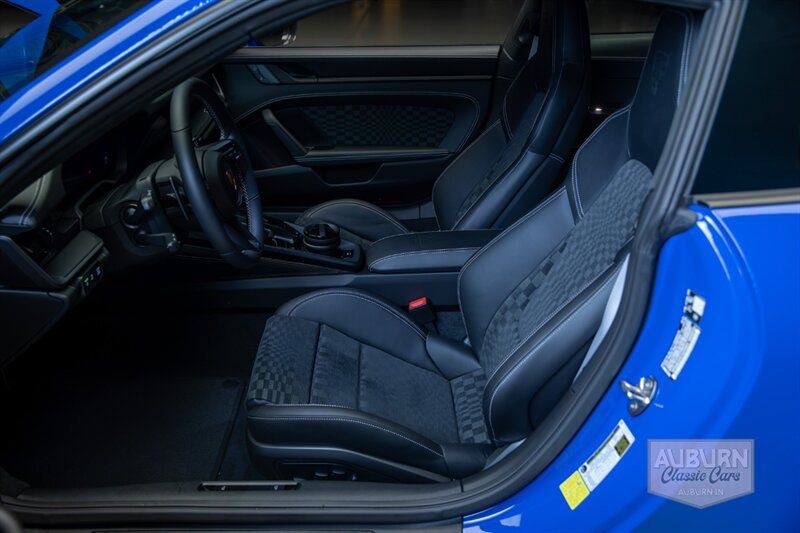 Used 2026 Porsche 911 Carrera GTS RWD image 13