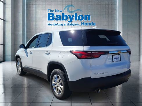 Used 2023 Chevrolet Traverse LS AWD/4WD image 3
