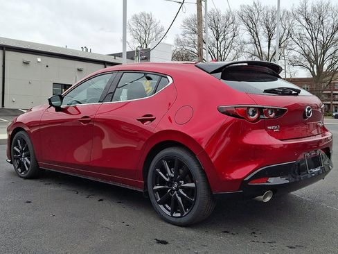 New 2026 MAZDA MAZDA3 Hatchback w/Premium Plus Pkg image 4