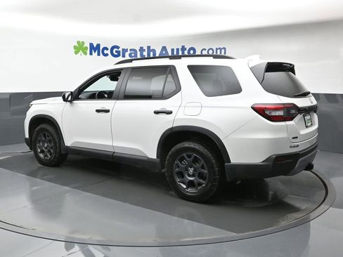 Used 2025 Honda Pilot TrailSport image 24