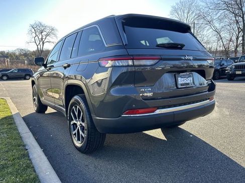 Used 2025 Jeep Grand Cherokee Limited image 6