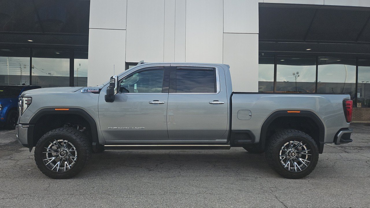 Used 2024 GMC Sierra 2500 Denali w/ Denali Reserve Package AWD/4WD image 2
