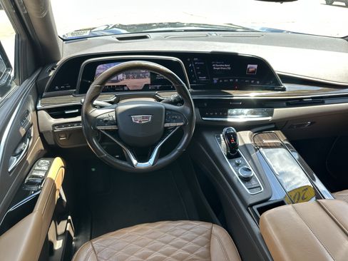 Certified 2021 Cadillac Escalade ESV Premium Luxury AWD/4WD image 25
