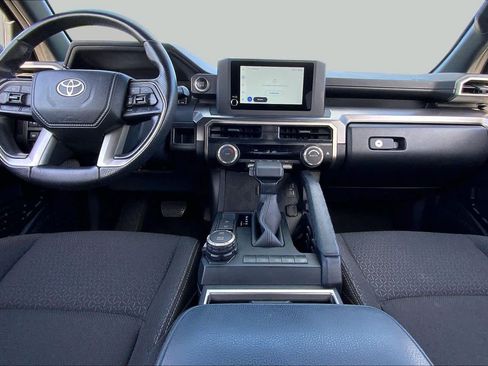 Used 2025 Toyota 4Runner SR5 AWD/4WD image 15