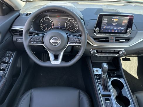 New 2025 Nissan Altima 2.5 SR image 14