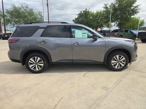 New 2026 Nissan Pathfinder SL FWD image 2
