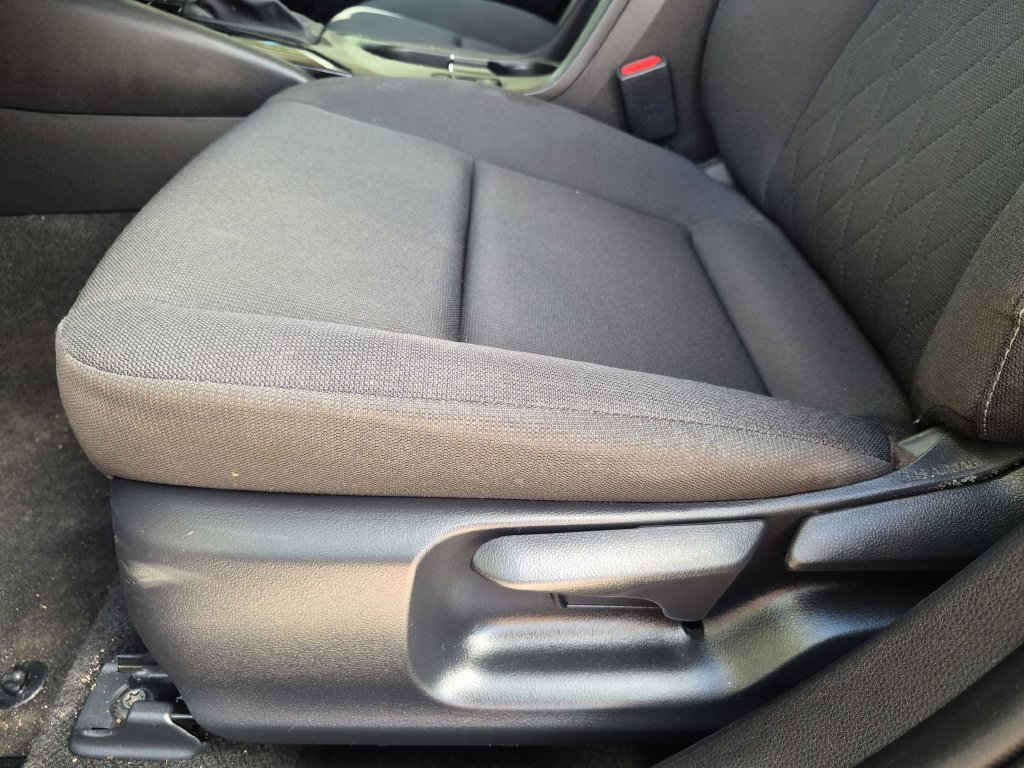 Used 2025 Toyota Corolla LE FWD image 18