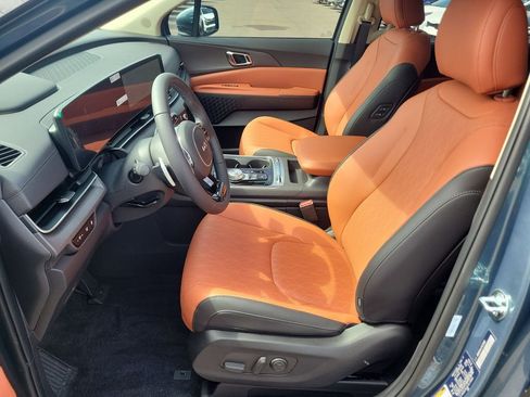 New 2026 Kia Carnival Hybrid FWD image 23